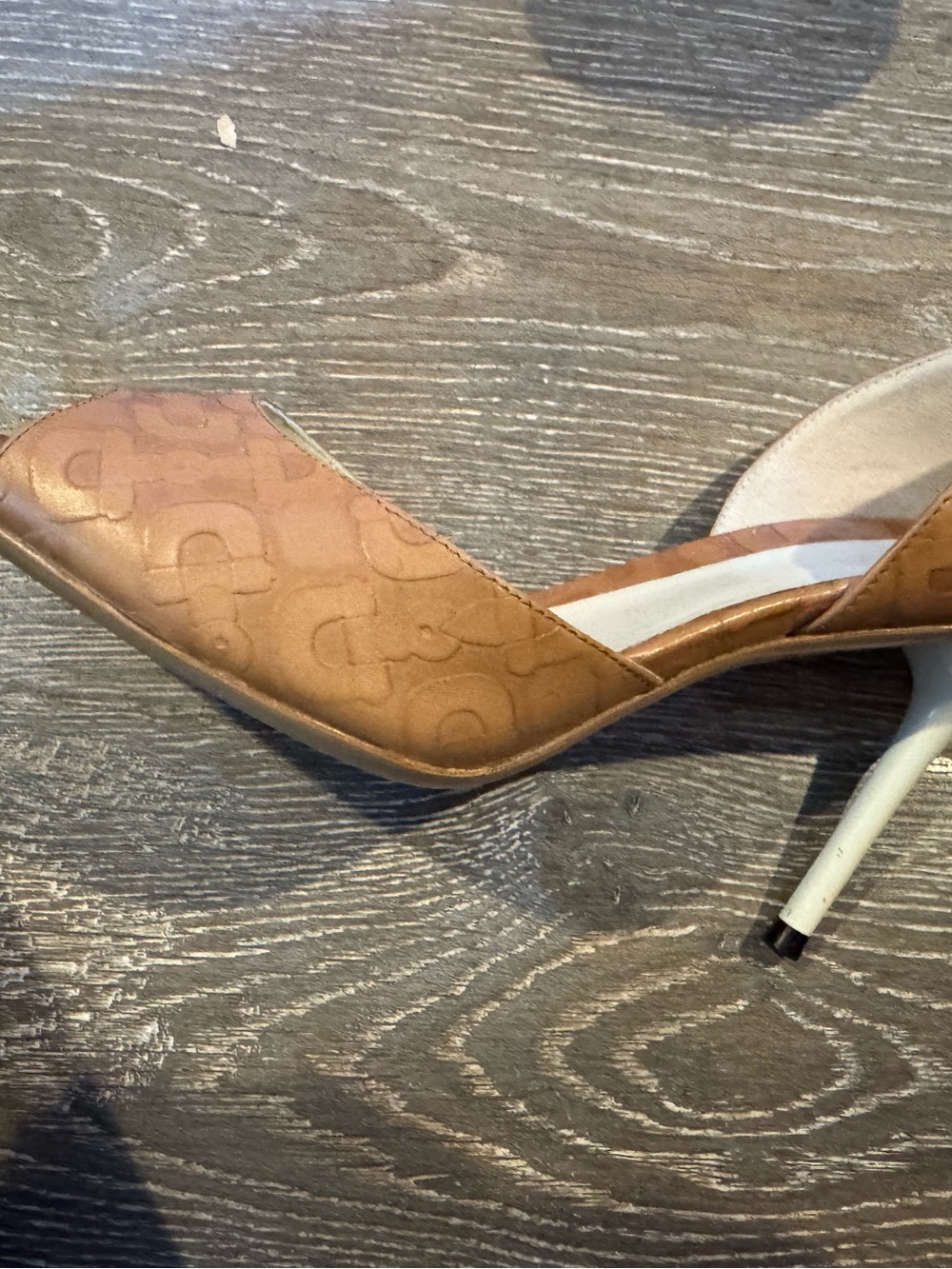 Gucci Tan D'Orsay Logo-Embossed Flats - Picture 4 of 7